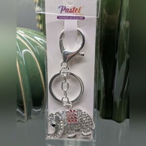 NWT Silver Elephant Key Holder with Light Pink Accents